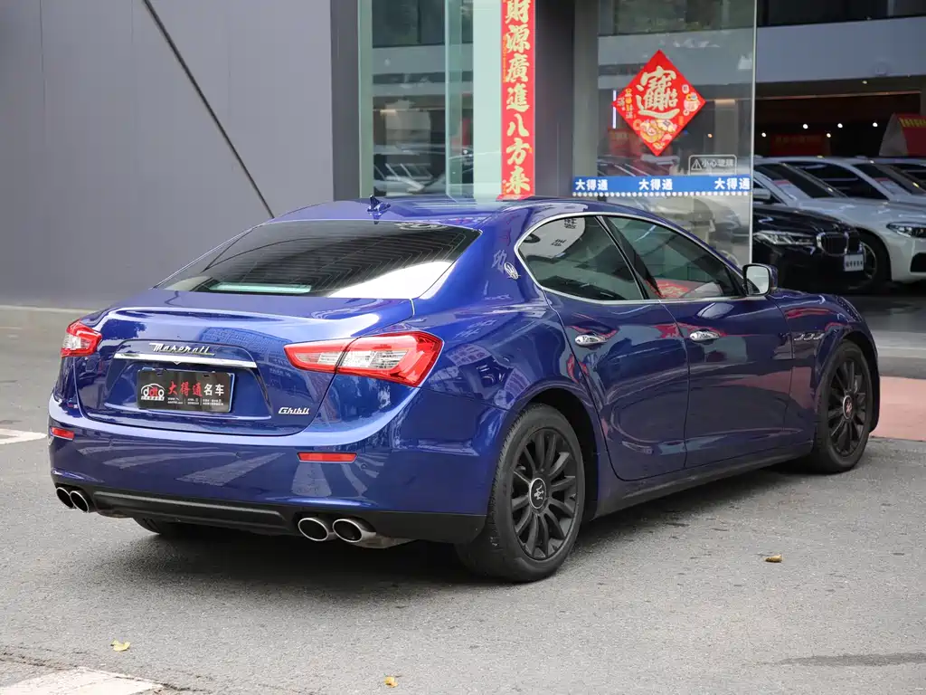 Maserati Ghibli 2017 — фото 14