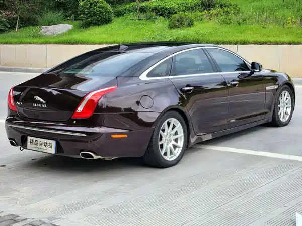 Jaguar XJ 2013