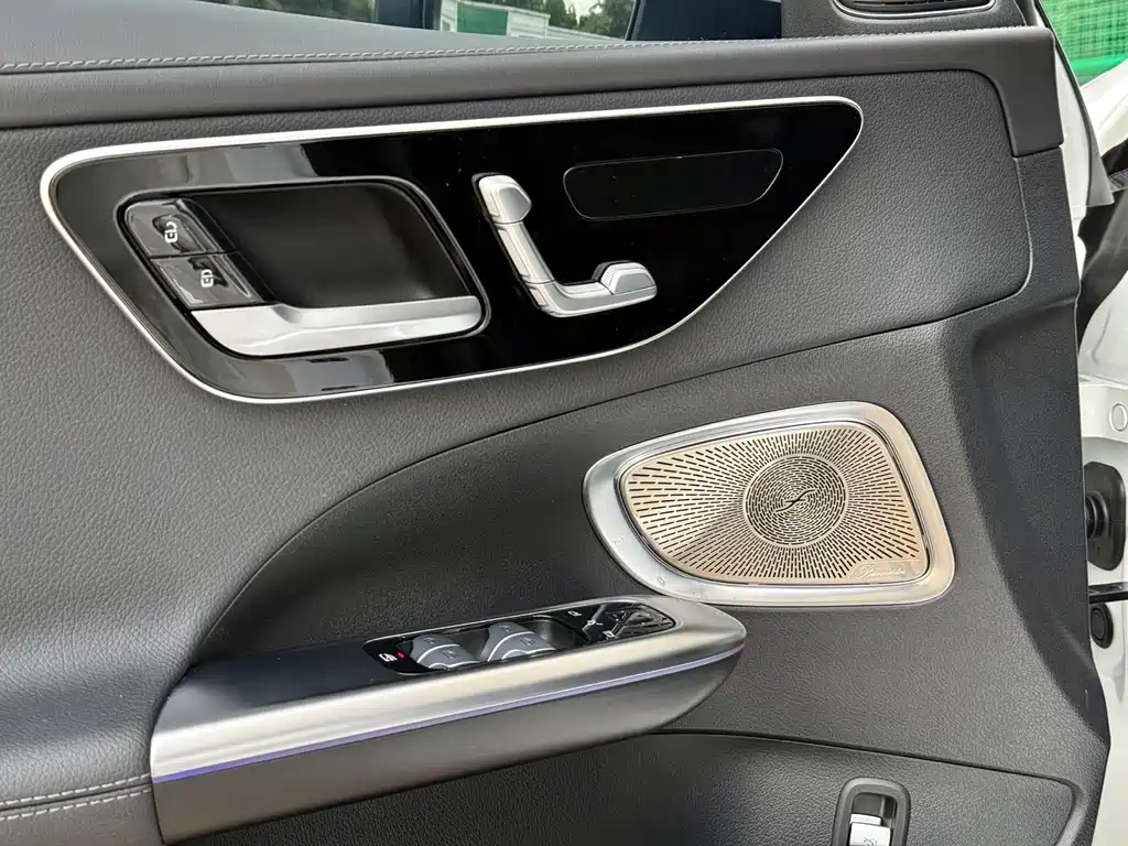 Mercedes-Benz C-Class 2023 — фото 10