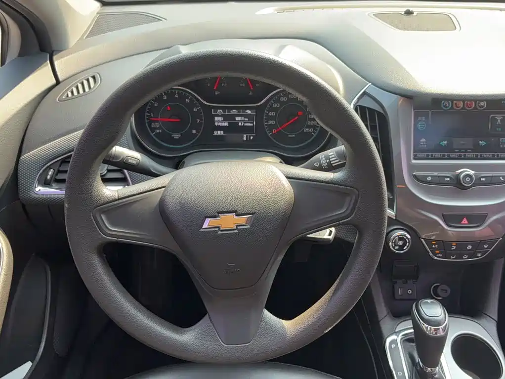 Chevrolet Cruze 2017 — фото 10