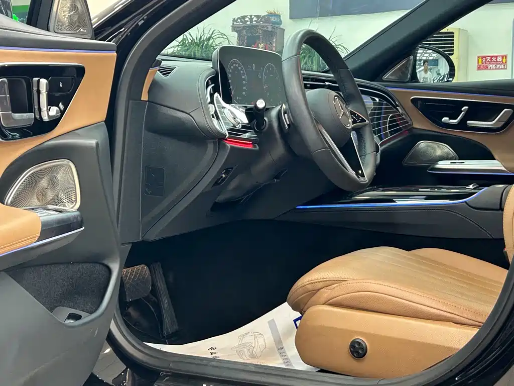 Mercedes-Benz E-Class 2024