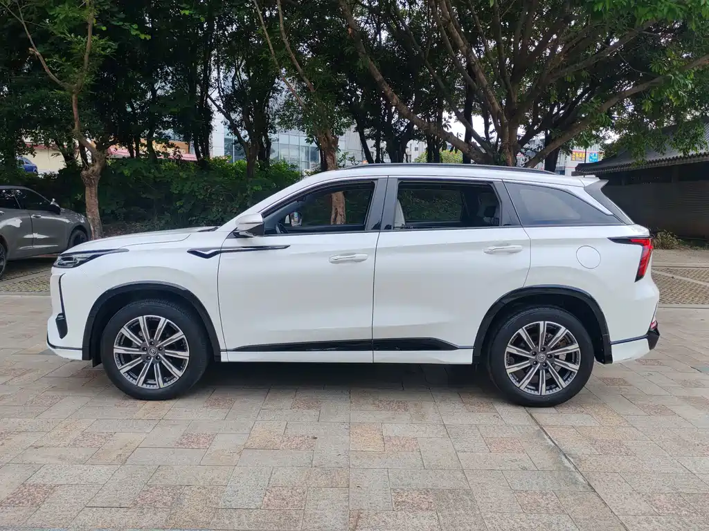 Changan CS75PLUS 2023 — фото 35