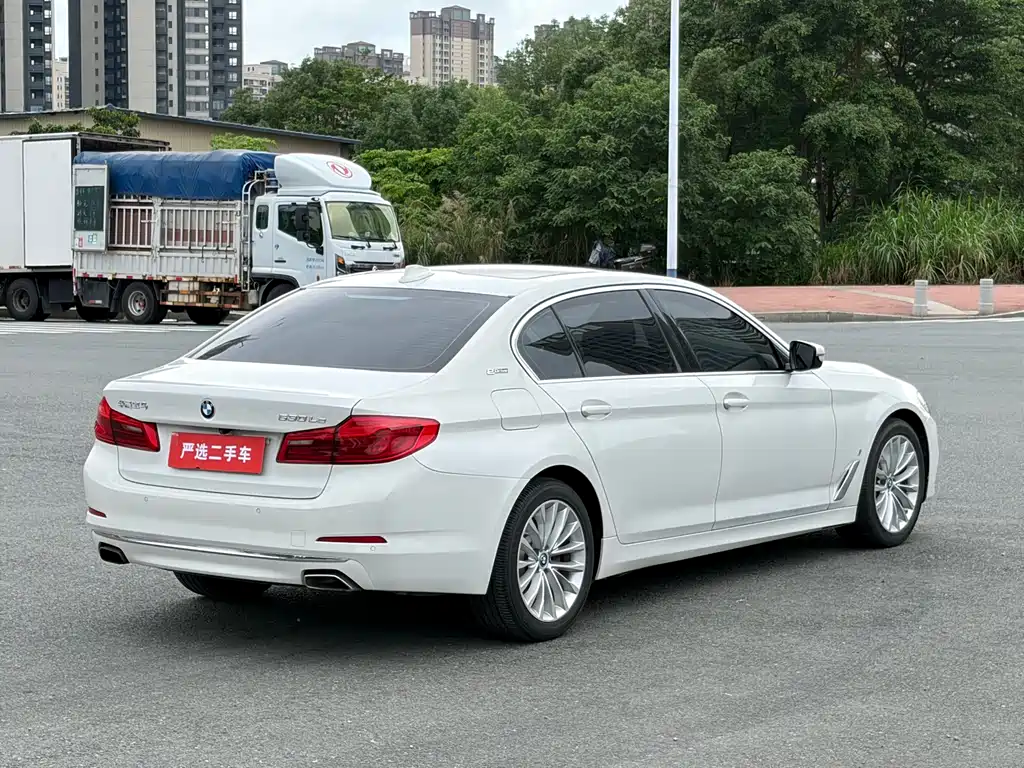 BMW 5 Series New Energy 2019 — фото 9