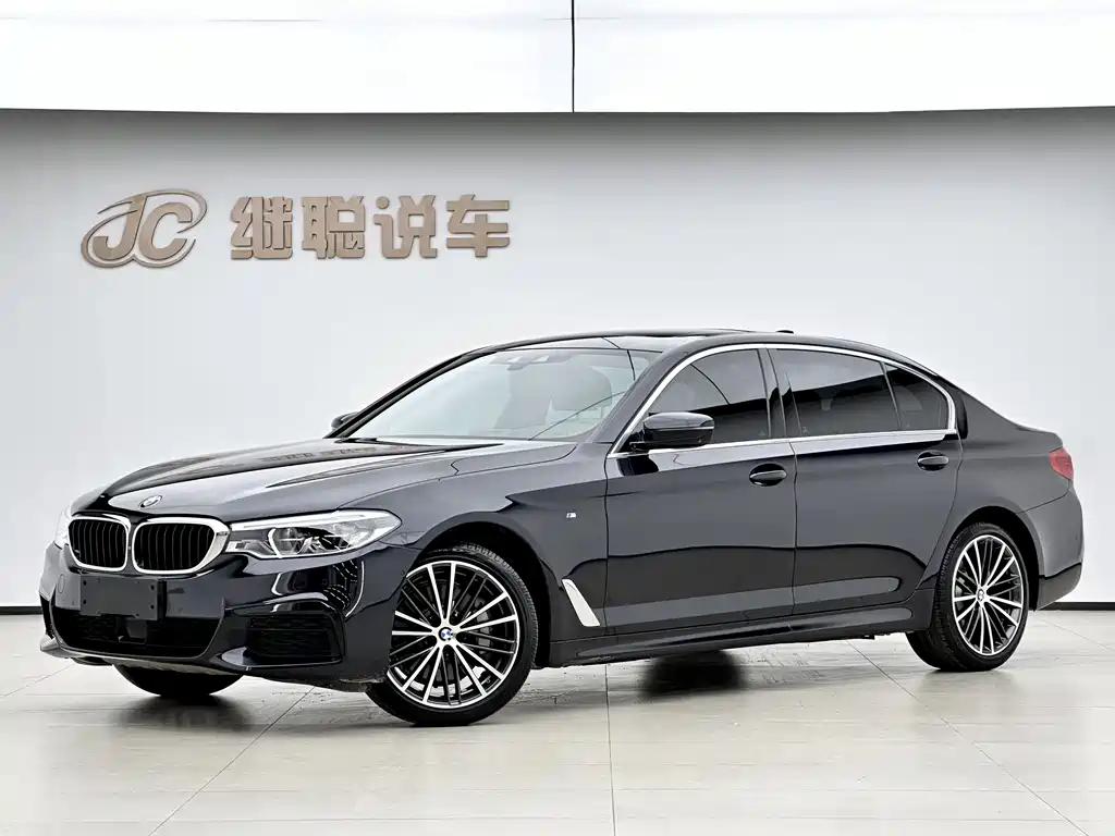 BMW 5 Series 2019 — фото 1