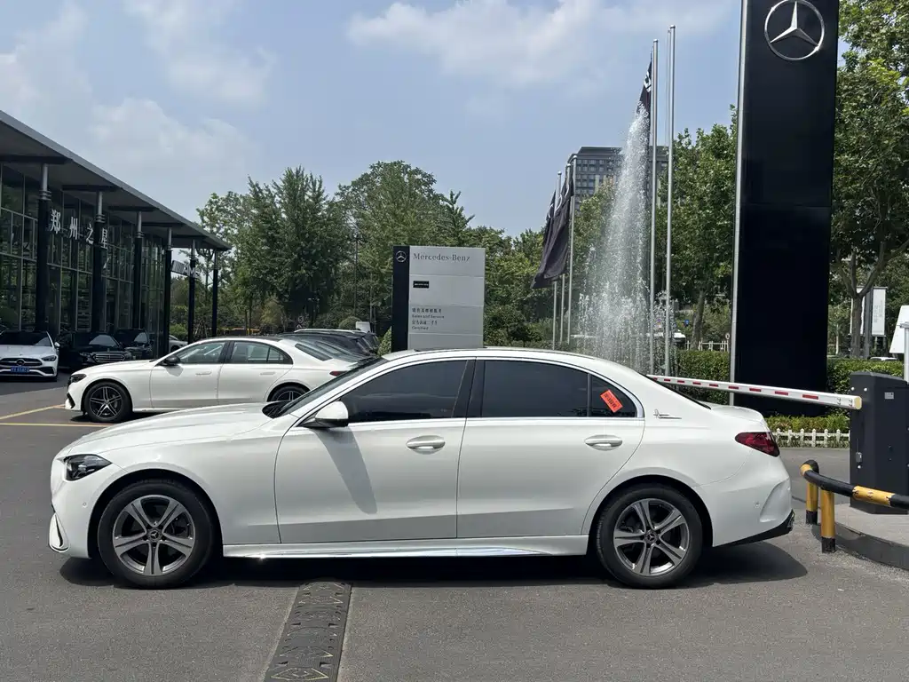 Mercedes-Benz C-Class 2022