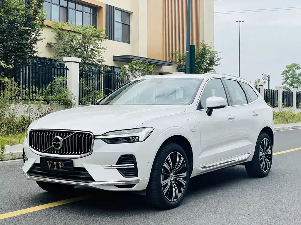 Volvo XC60 Plug-In Hybrid 2021 — фото 30