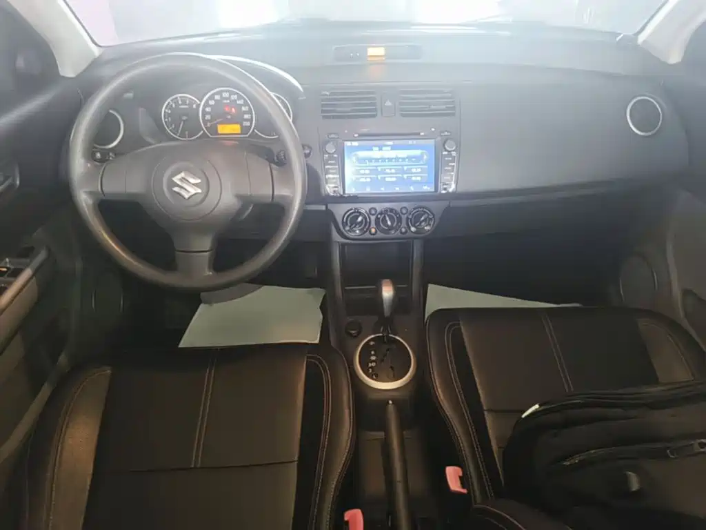 Suzuki Swift 2015 — фото 10