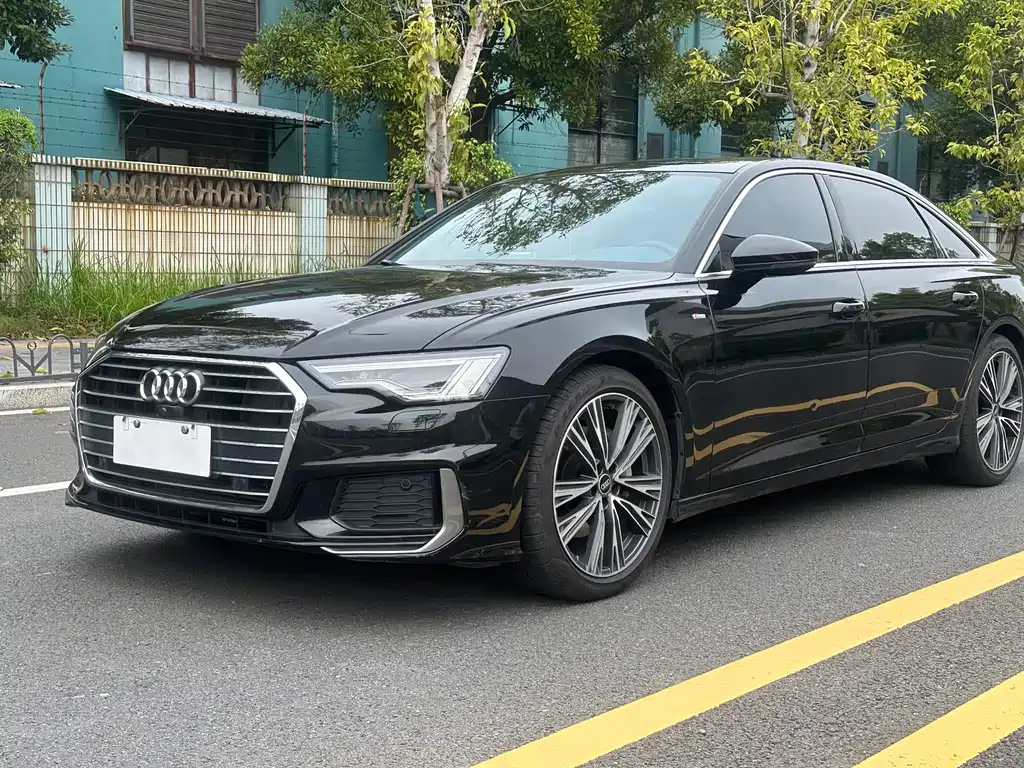 Audi A6L 2022 — фото 1