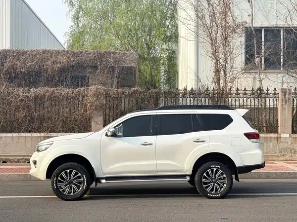 Nissan Terra 2018