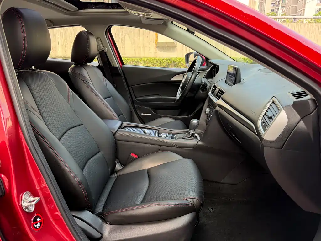 Mazda 3 Axela 2018 — фото 14
