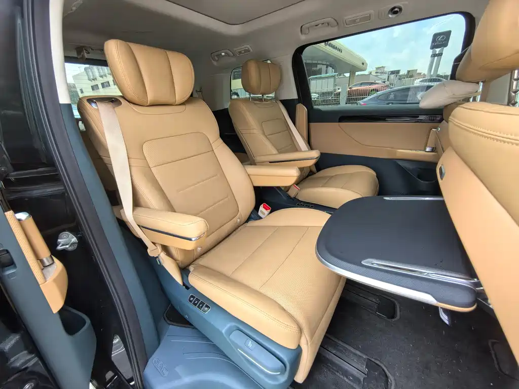 GAC Trumpchi E8 PHEV 2024 — фото 15