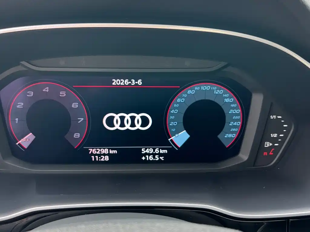 Audi Q3 2022 — фото 16