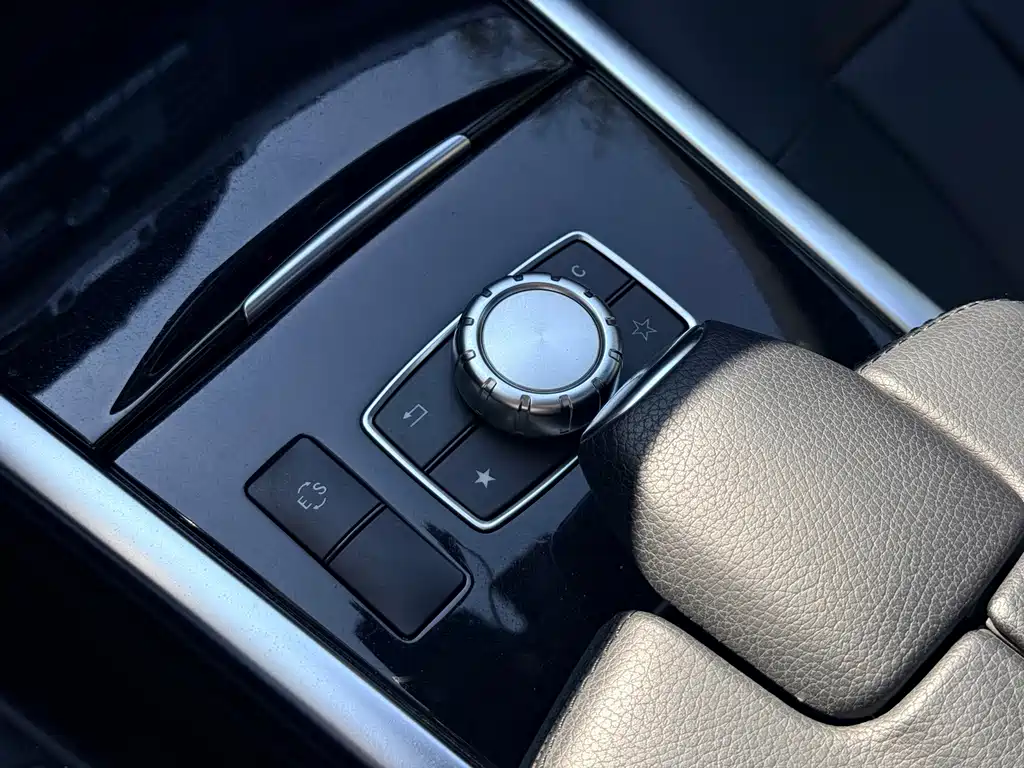 Mercedes-Benz E-Class 2015 — фото 34