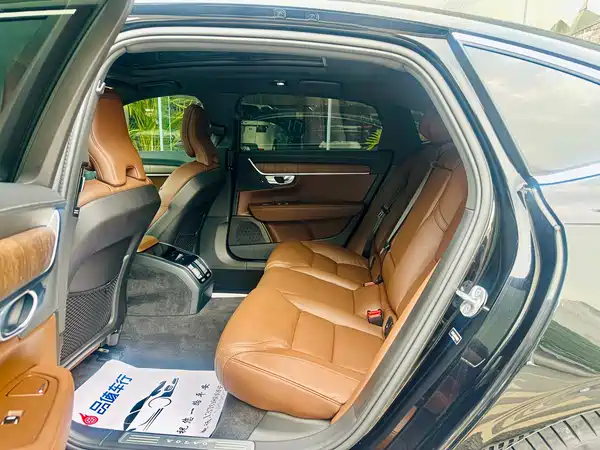 Volvo S90 2024