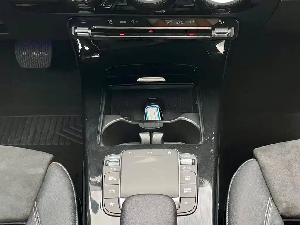 Mercedes-Benz A-Class 2021 — фото 16