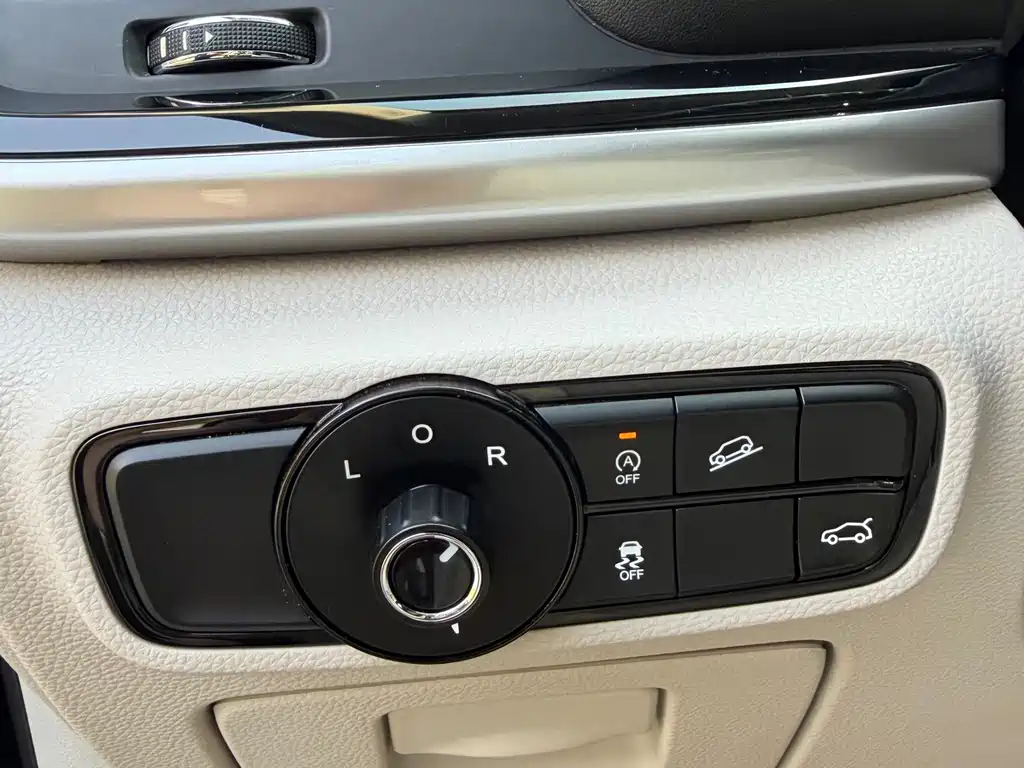 GAC Trumpchi M8 2018 — фото 11