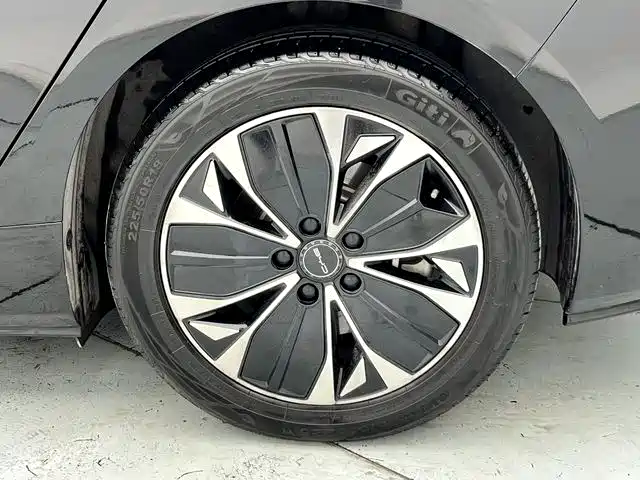 BYD Seal 2023 — фото 25
