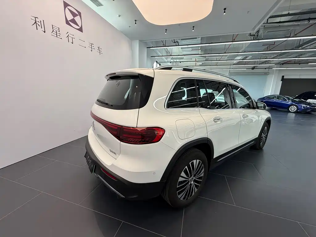 Mercedes-Benz EQB 2025