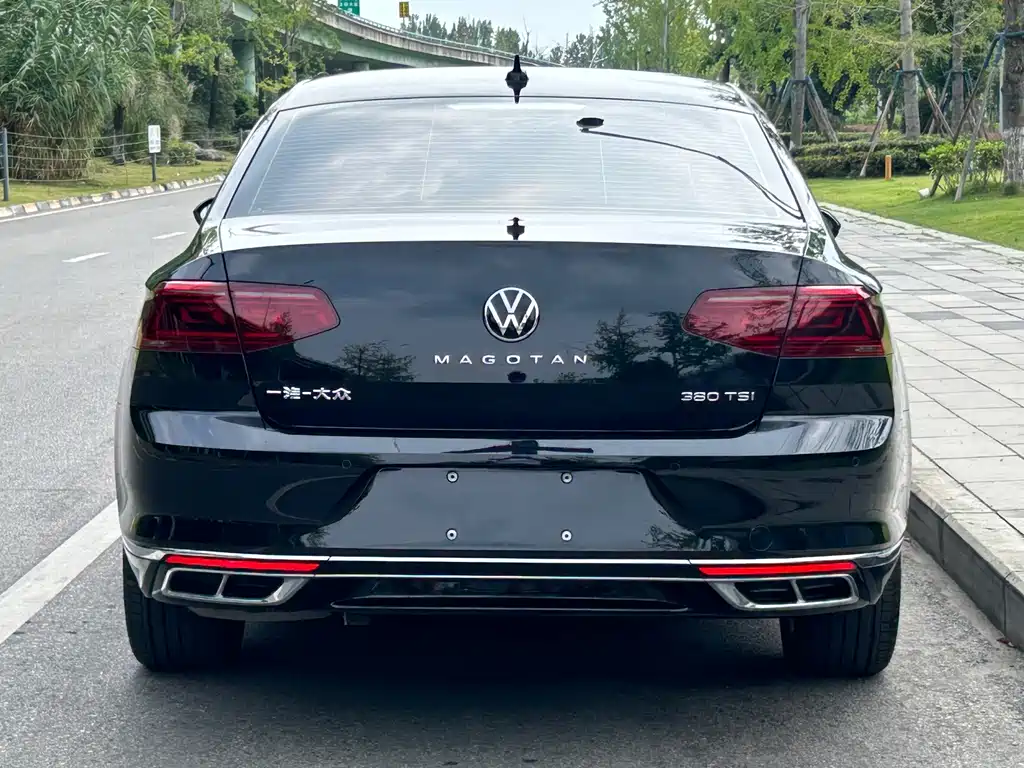 Volkswagen Magotan 2024