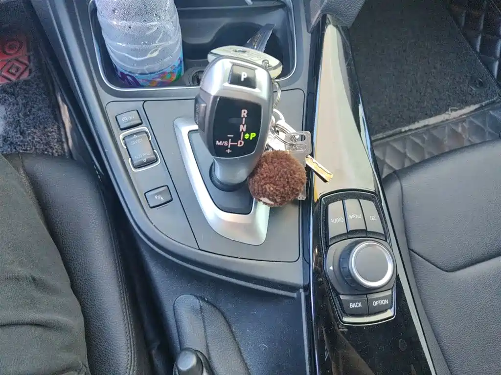 BMW 3 Series 2017 — фото 15