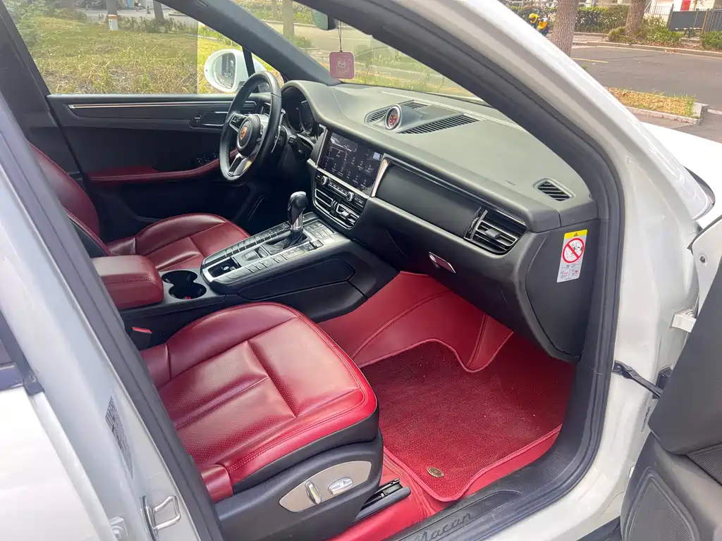 Porsche Macan 2019 — фото 16