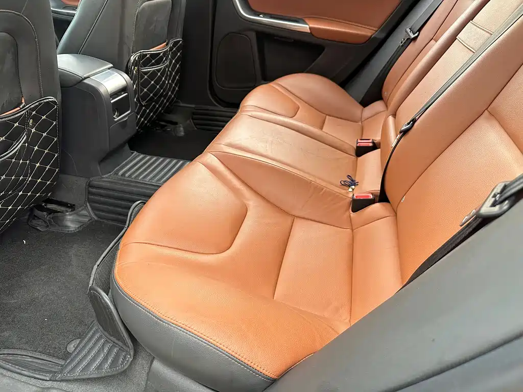 Volvo S60 2020 — фото 10