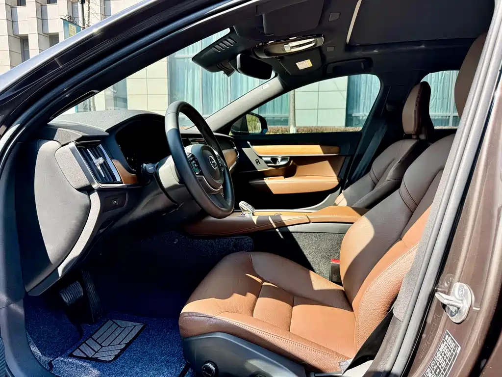 Volvo S90 2024 — фото 4