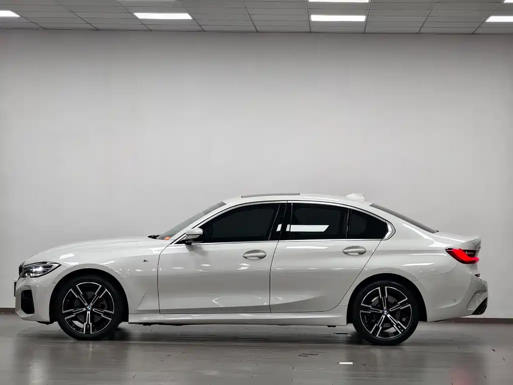 BMW 3 Series 2022