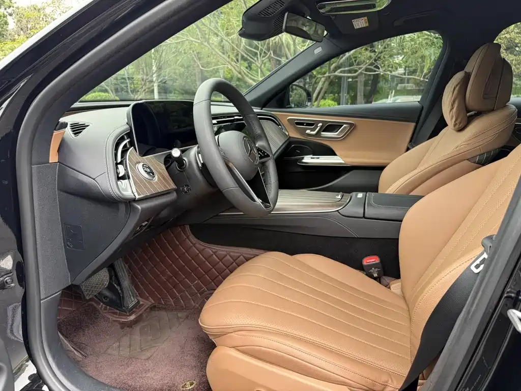 Mercedes-Benz E-Class 2025 — фото 11
