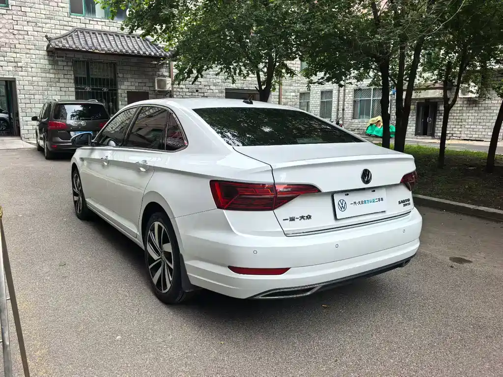 Volkswagen Sagitar 2022