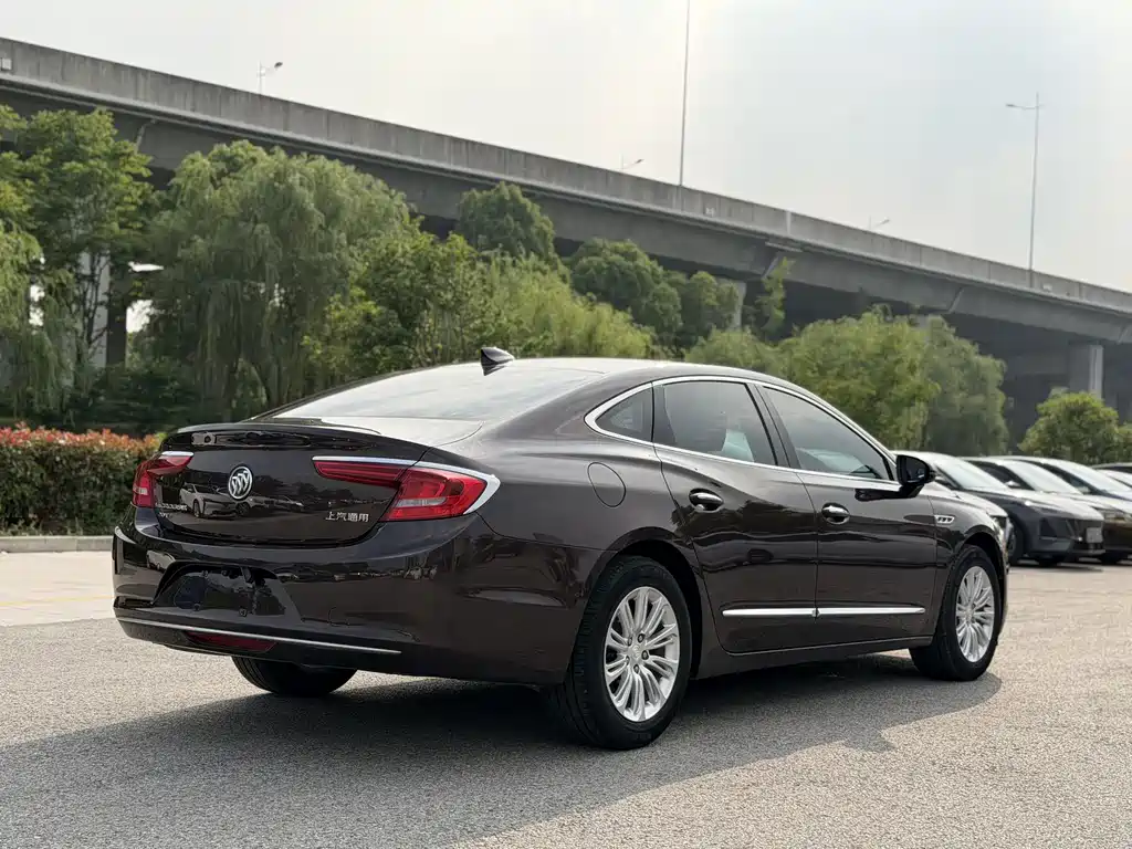 Buick LaCrosse 2018 — фото 9