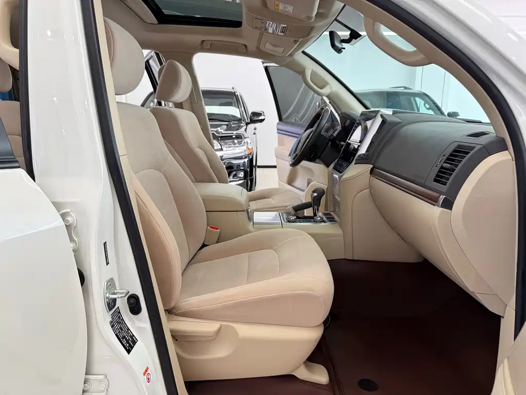 Toyota Land Cruiser 2019 — фото 15