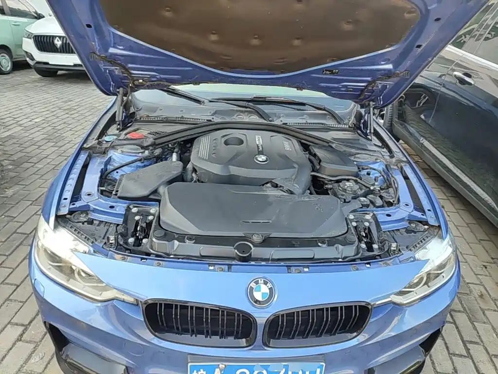 BMW 3 Series 2017 — фото 16