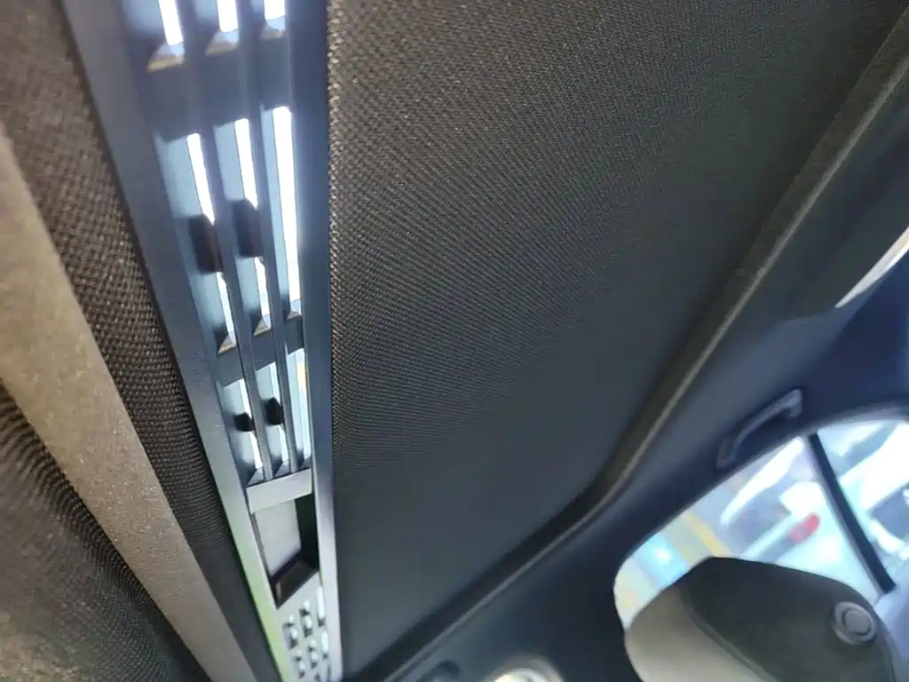 BMW 3 Series 2017 — фото 14