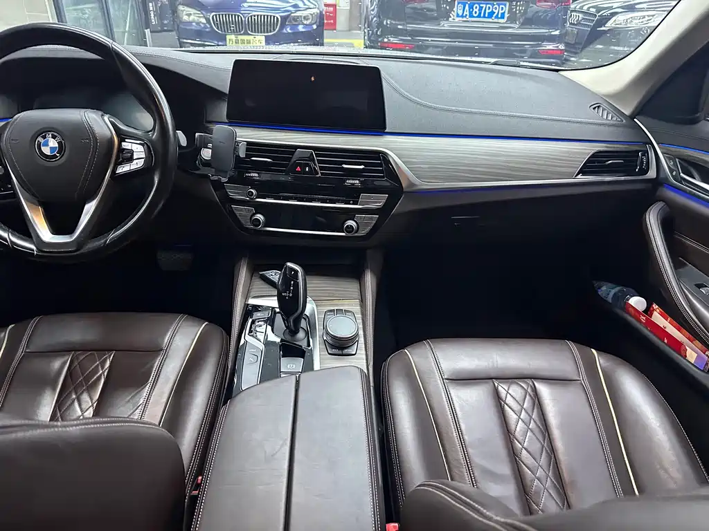 BMW 5 Series New Energy 2019 — фото 13