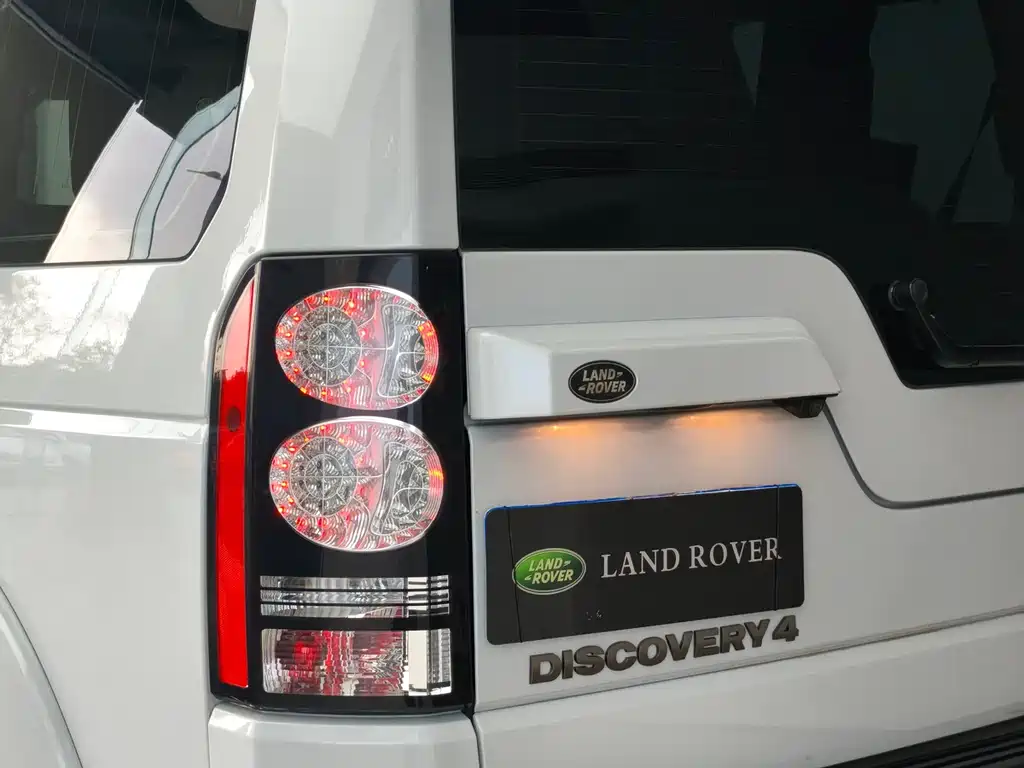 Land Rover Discovery 2016 — фото 6