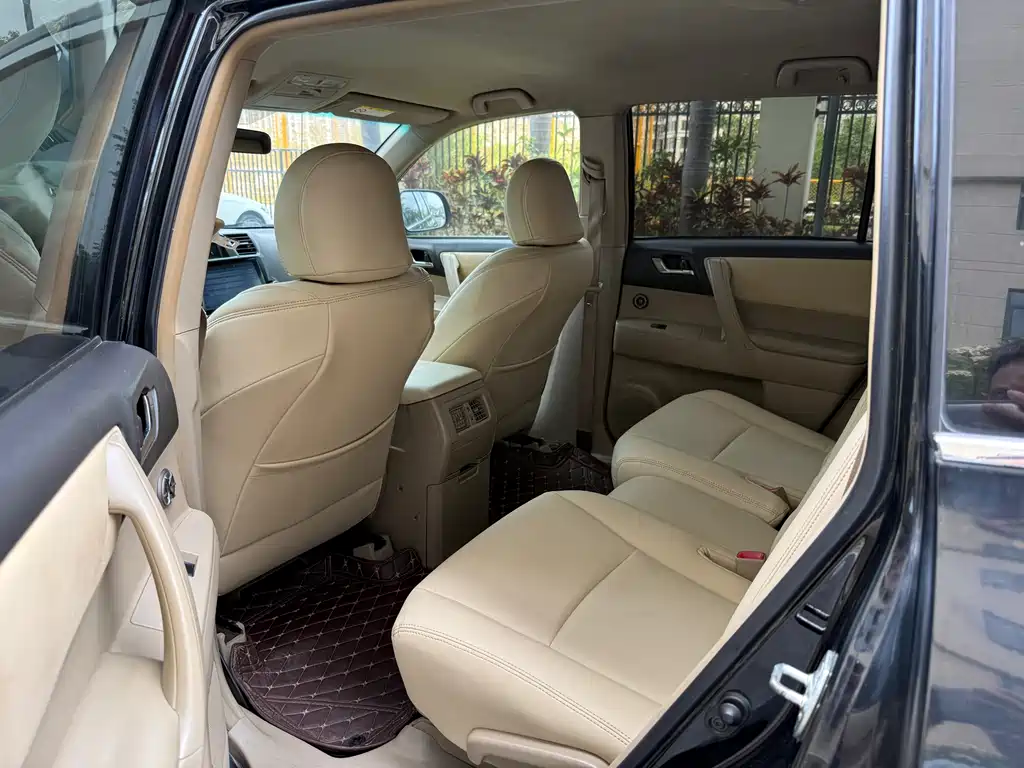 Toyota Highlander 2013 — фото 12