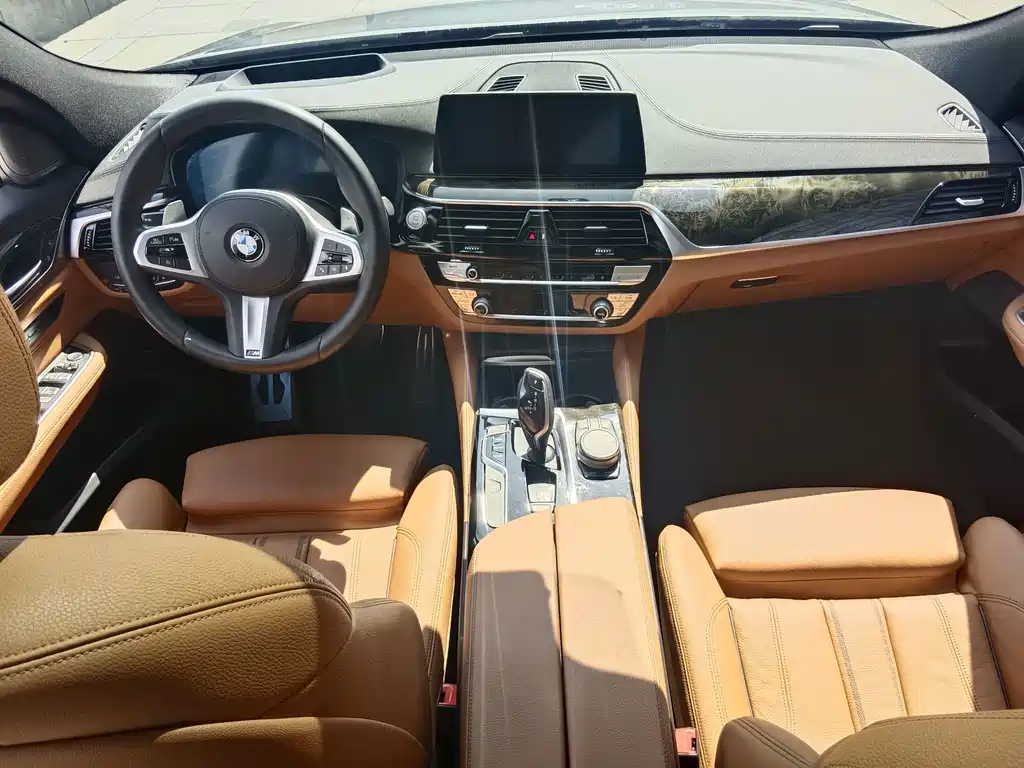 BMW 6 Series GT 2020 — фото 11