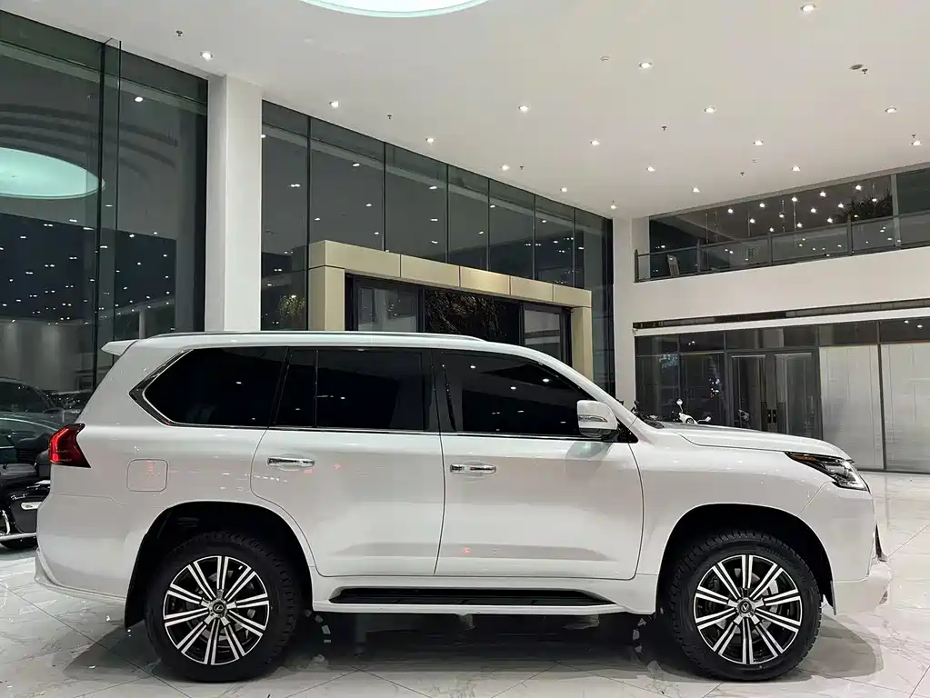 Lexus LX 2020 — фото 5