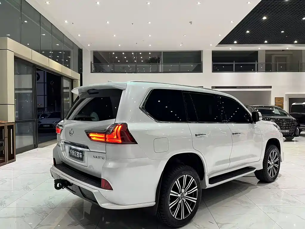 Lexus LX 2020 — фото 14