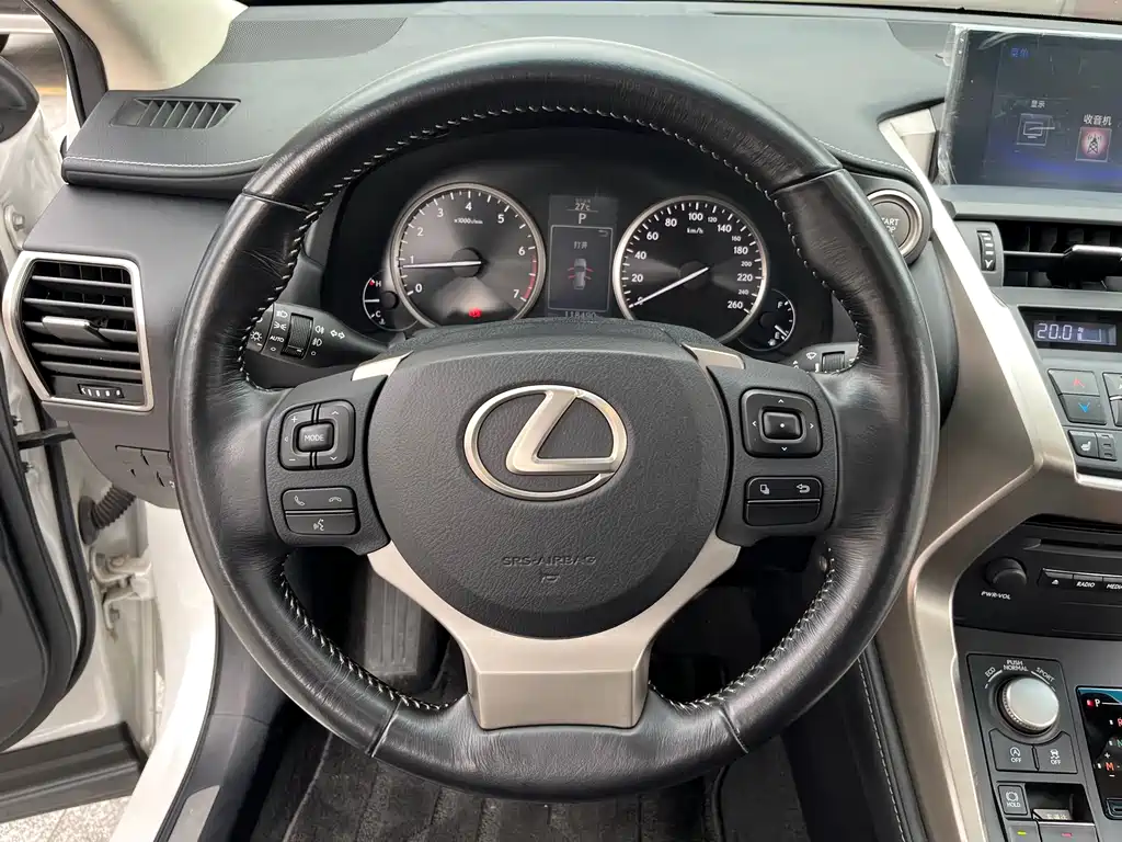 Lexus NX 2015 — фото 15