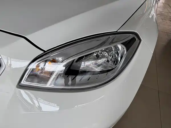 Brilliance H330 2015