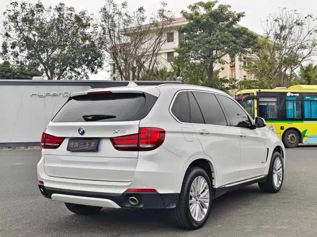 BMW X5 2018 — фото 9