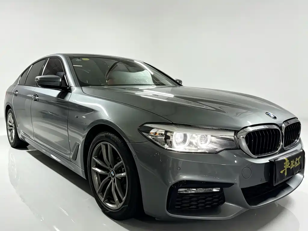 BMW 5 Series 2018 — фото 2