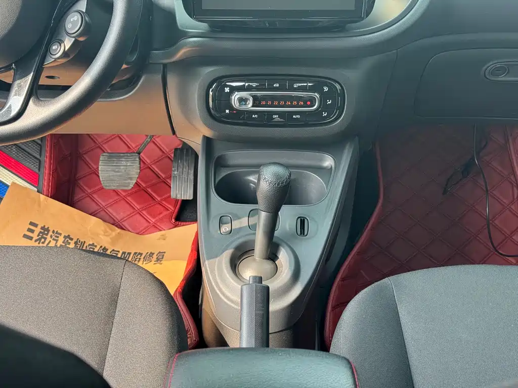 smart Fortwo 2019 — фото 23