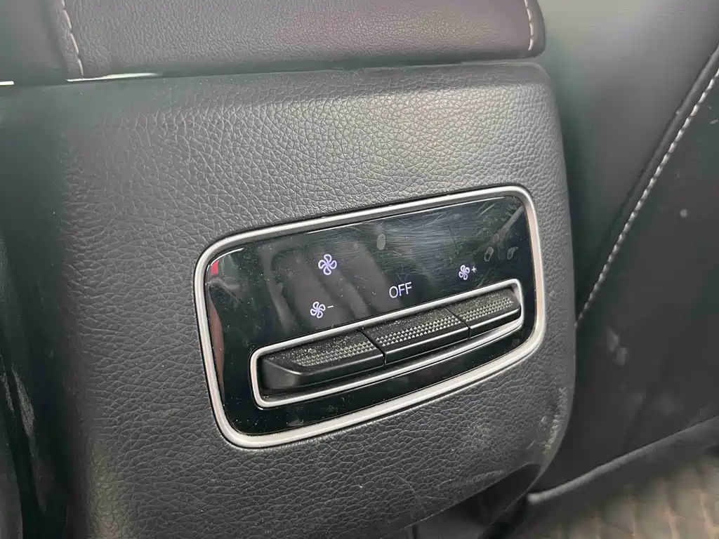 GAC Motor Trumpchi M6 2023 — фото 13