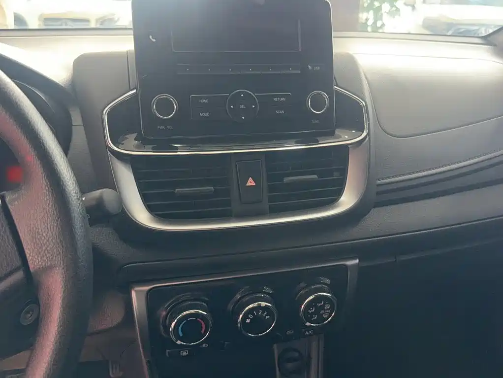 Toyota Yaris L 2021
