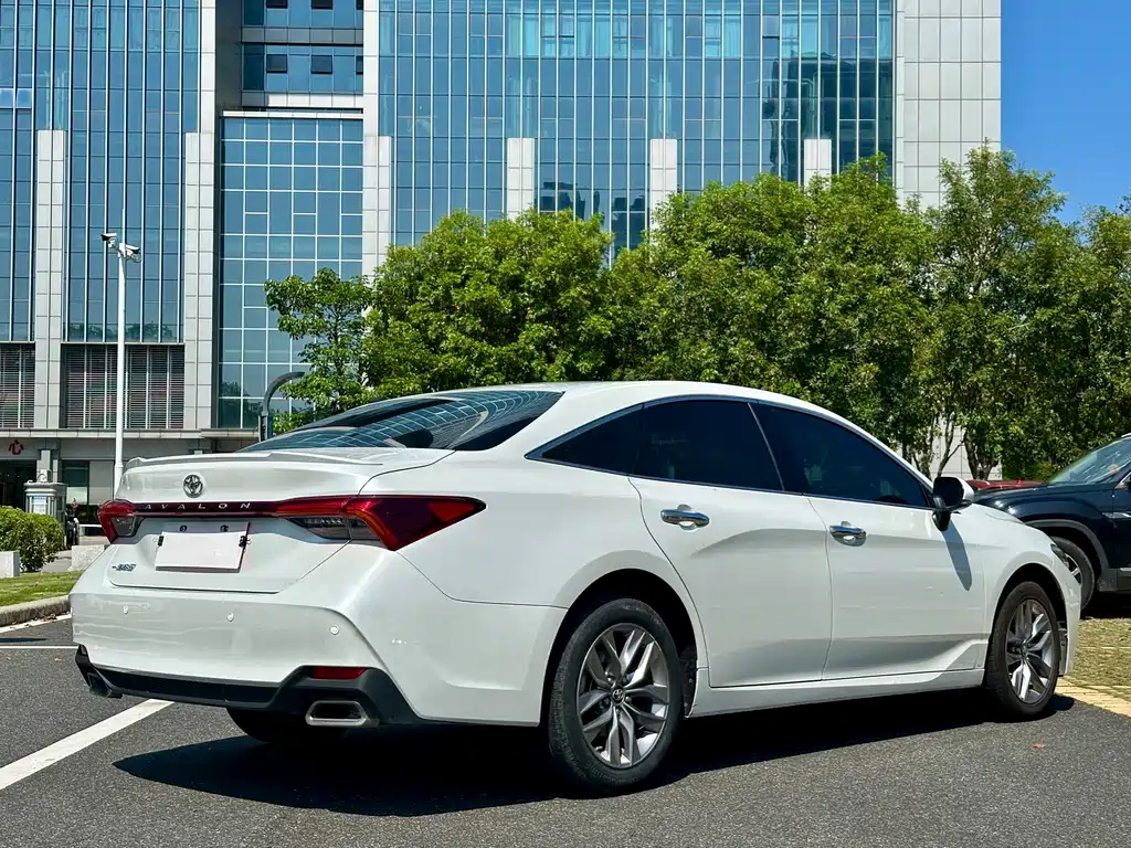 Toyota Avalon 2022 — фото 13