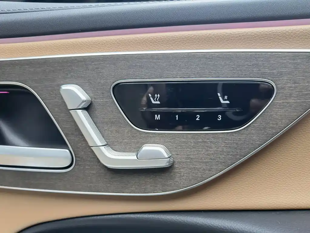 Mercedes-Benz E-Class 2025 — фото 13