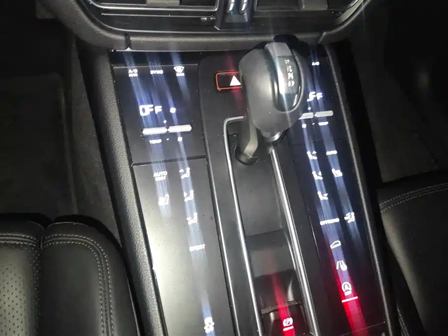 Porsche Macan 2023 — фото 16